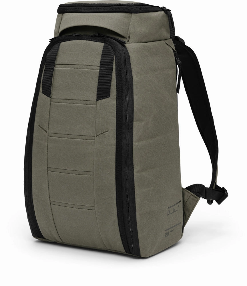 D_b_ Hugger Backpack 20L