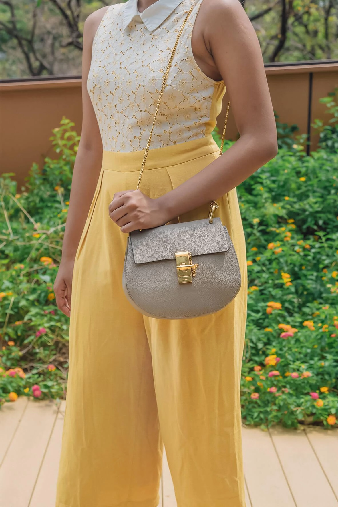 Drew Crossbody Motty Grey