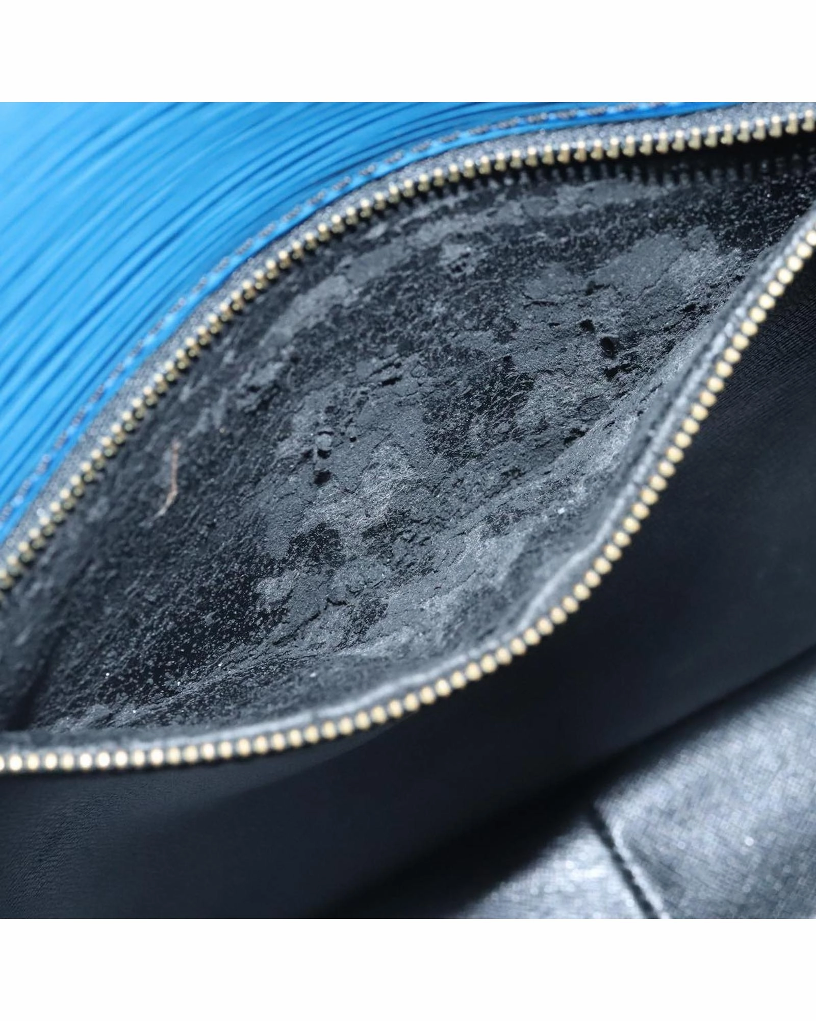 Epi Saint Cloud GM Shoulder Bag
