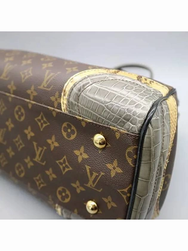 Exotique shoulder bag