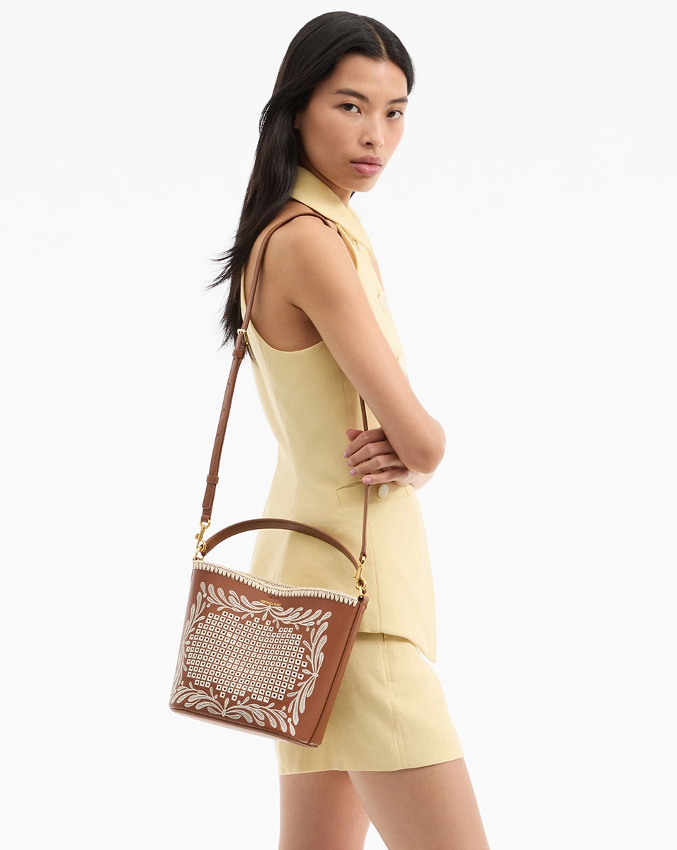 Eyelet Whipstitch Feedbag