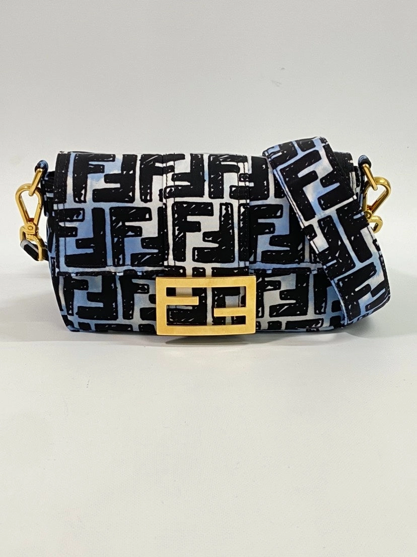 FENDI Baguette Shoulder Bag Black and White