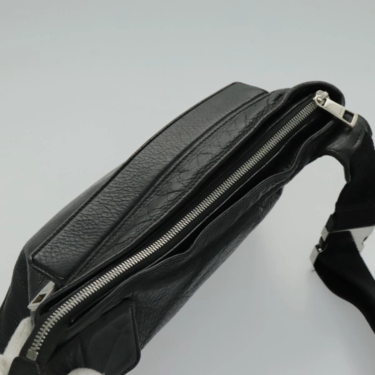 GG Marmont Leather Shoulder Bag