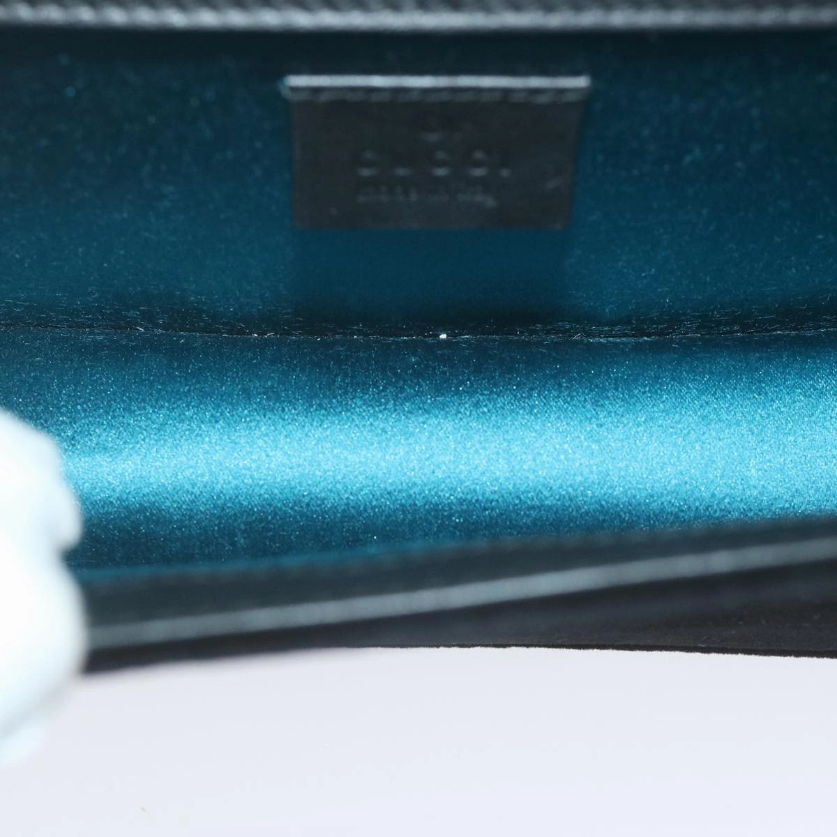 Gucci --  Velvet Shoulder Bag ()