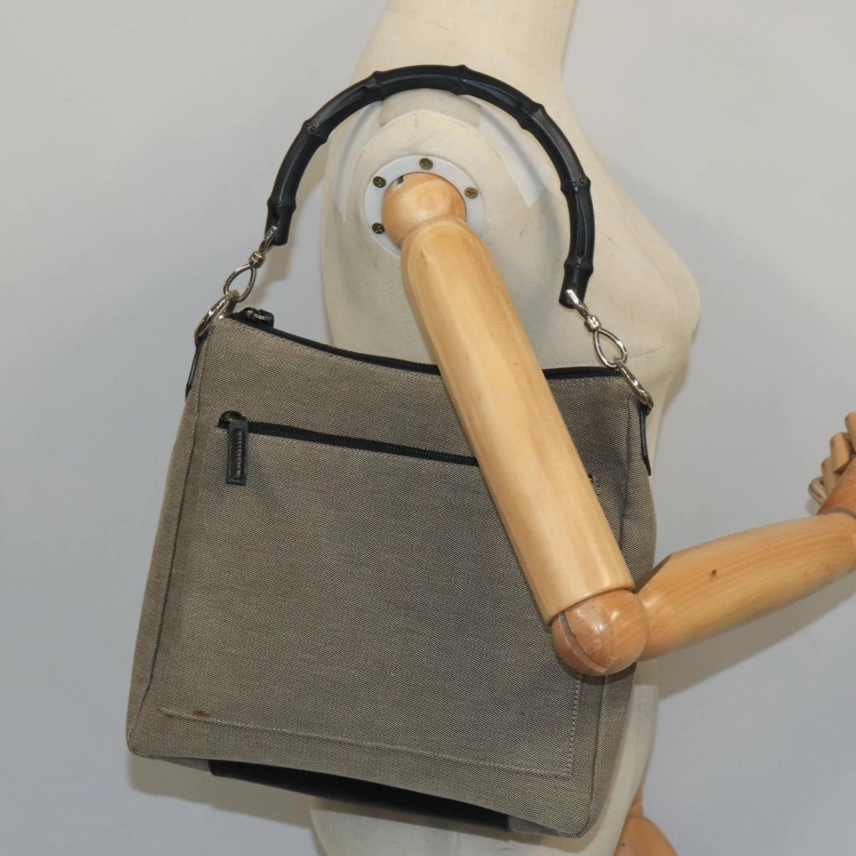 Gucci Bamboo Beige Canvas Shoulder Bag ()