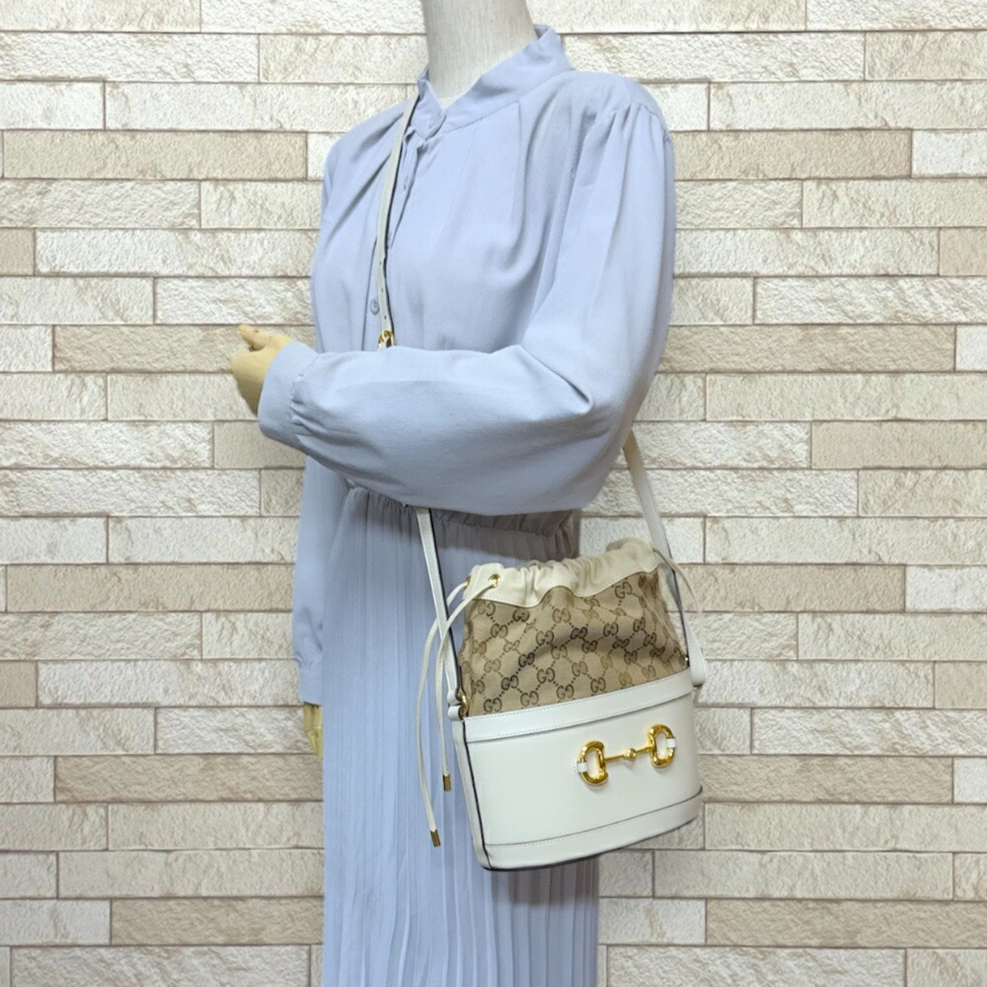 Gucci Beige White Gg Canvas Leather Shoulder Bag ()