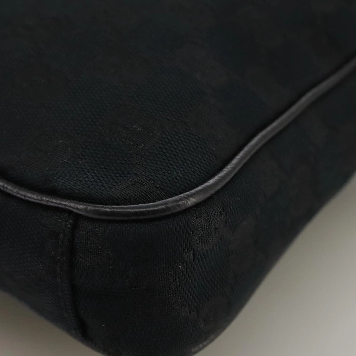 Gucci Black Canvas Shoulder Bag ()