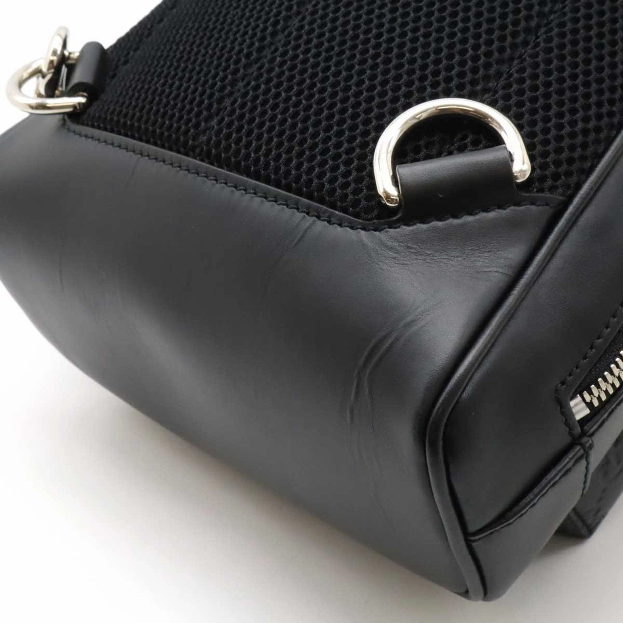 Gucci Black Leather Shoulder Bag Sling Bag ()