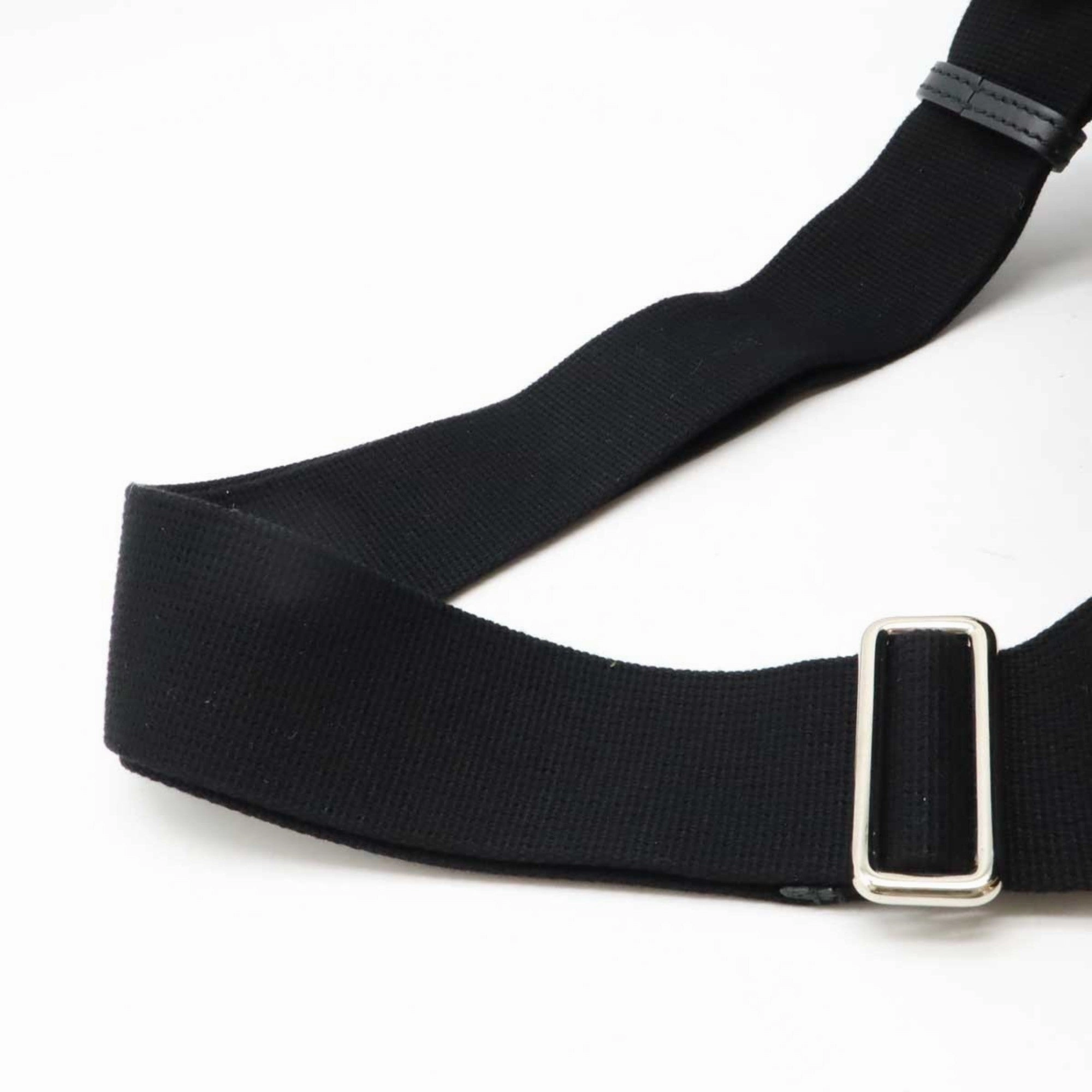 Gucci Black Leather Shoulder Bag Sling Bag ()