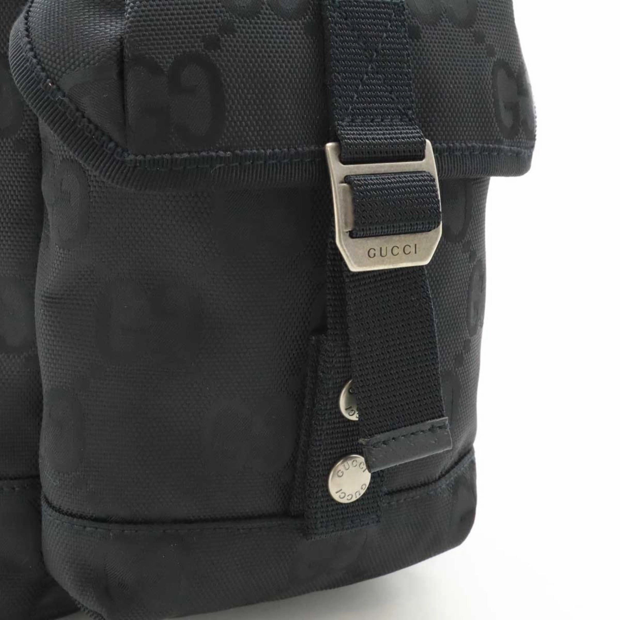 Gucci Black Nylon Canvas Leather Shoulder Bag Sling Bag ()