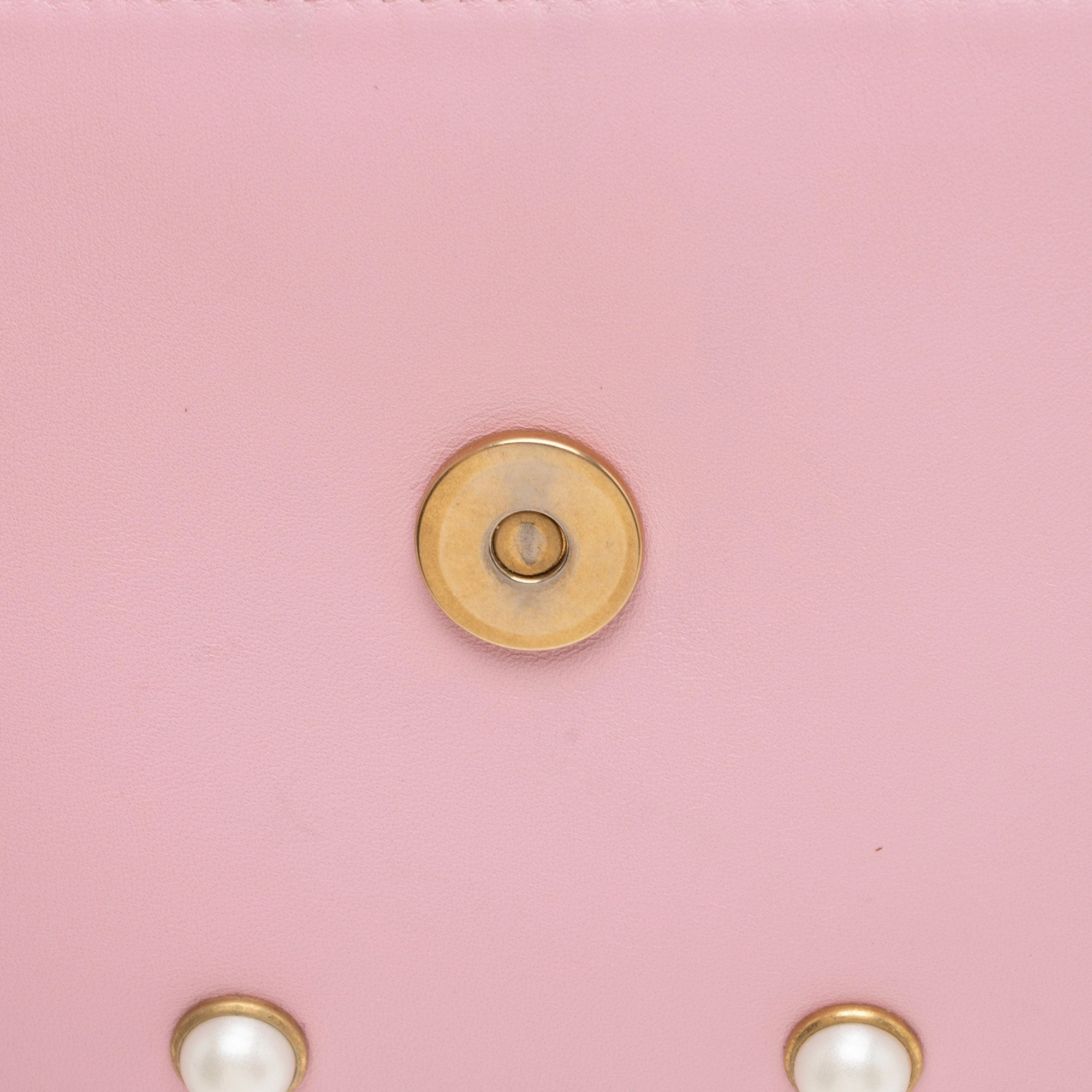 Gucci Calfskin Pearl Bee Broadway Mini Shoulder Bag (SHF-11dMr1)