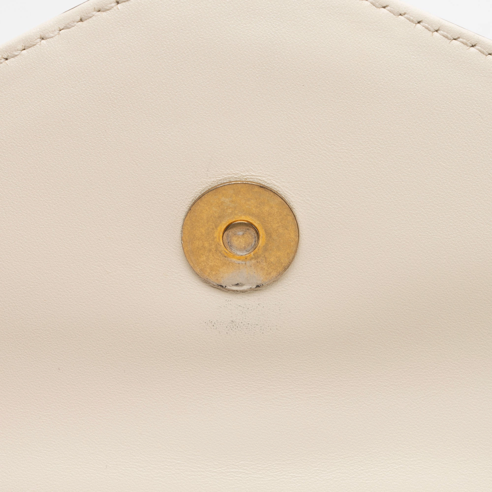 Gucci Calfskin Pearl Bee Broadway Mini Shoulder Bag (SHF-vh1WnC)