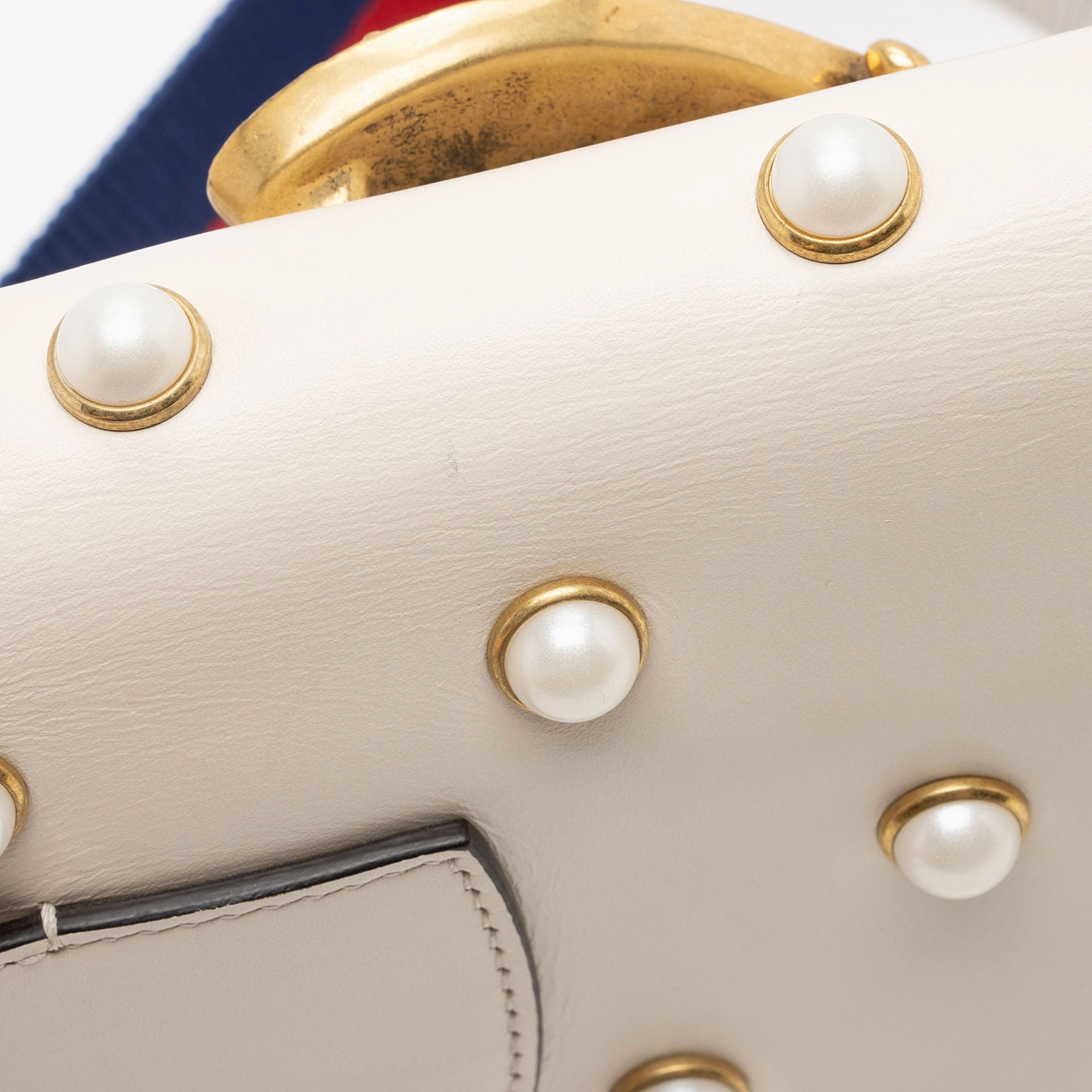 Gucci Calfskin Pearl Bee Broadway Mini Shoulder Bag (SHF-vh1WnC)