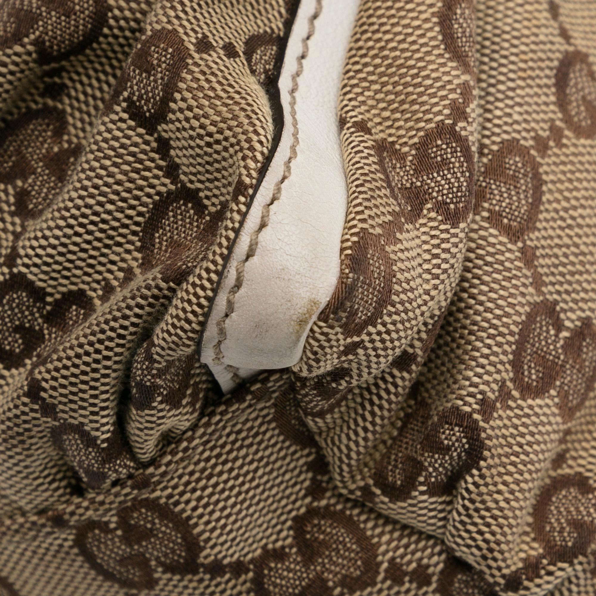 Gucci GG Canvas Abbey D-Ring Shoulder Bag (SHG-zvolsE)