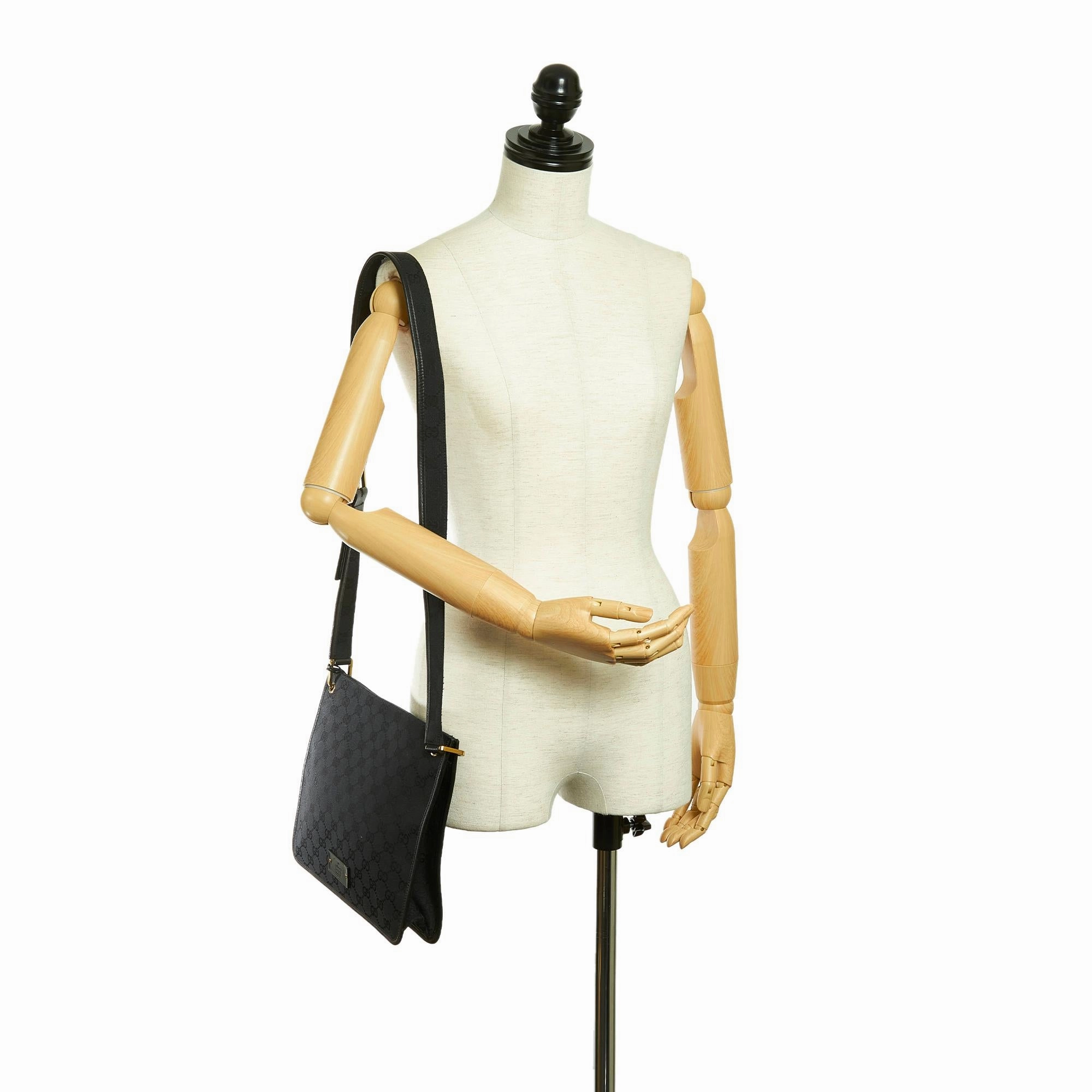 Gucci GG Canvas Crossbody Bag (SHG-32822)