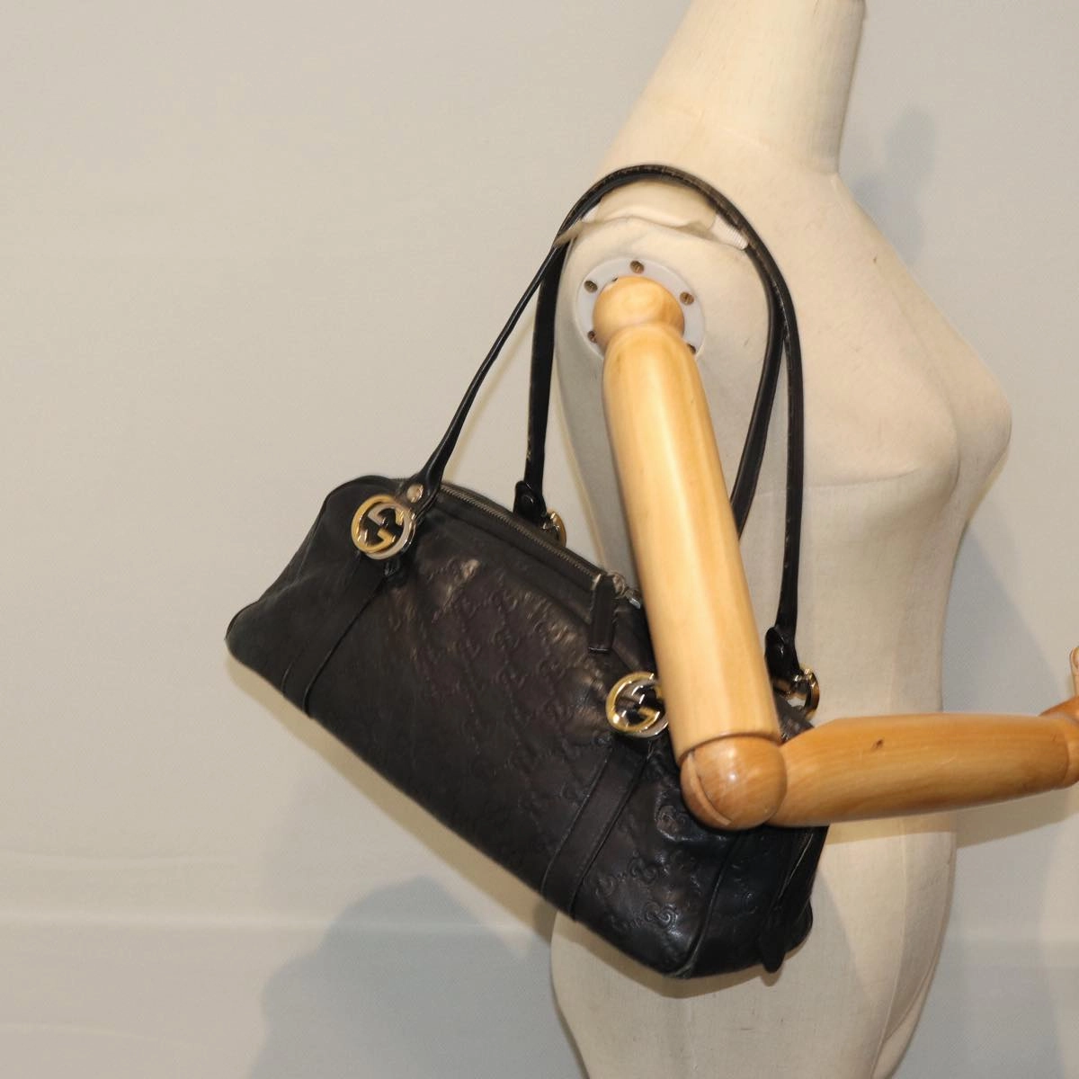 GUCCI GG Canvas Guccissima Shoulder Bag Black 232958  78490