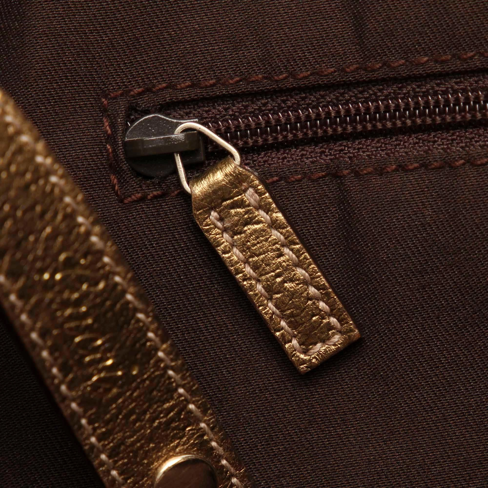 Gucci GG Canvas Pelham Shoulder Bag (SHG-32123)