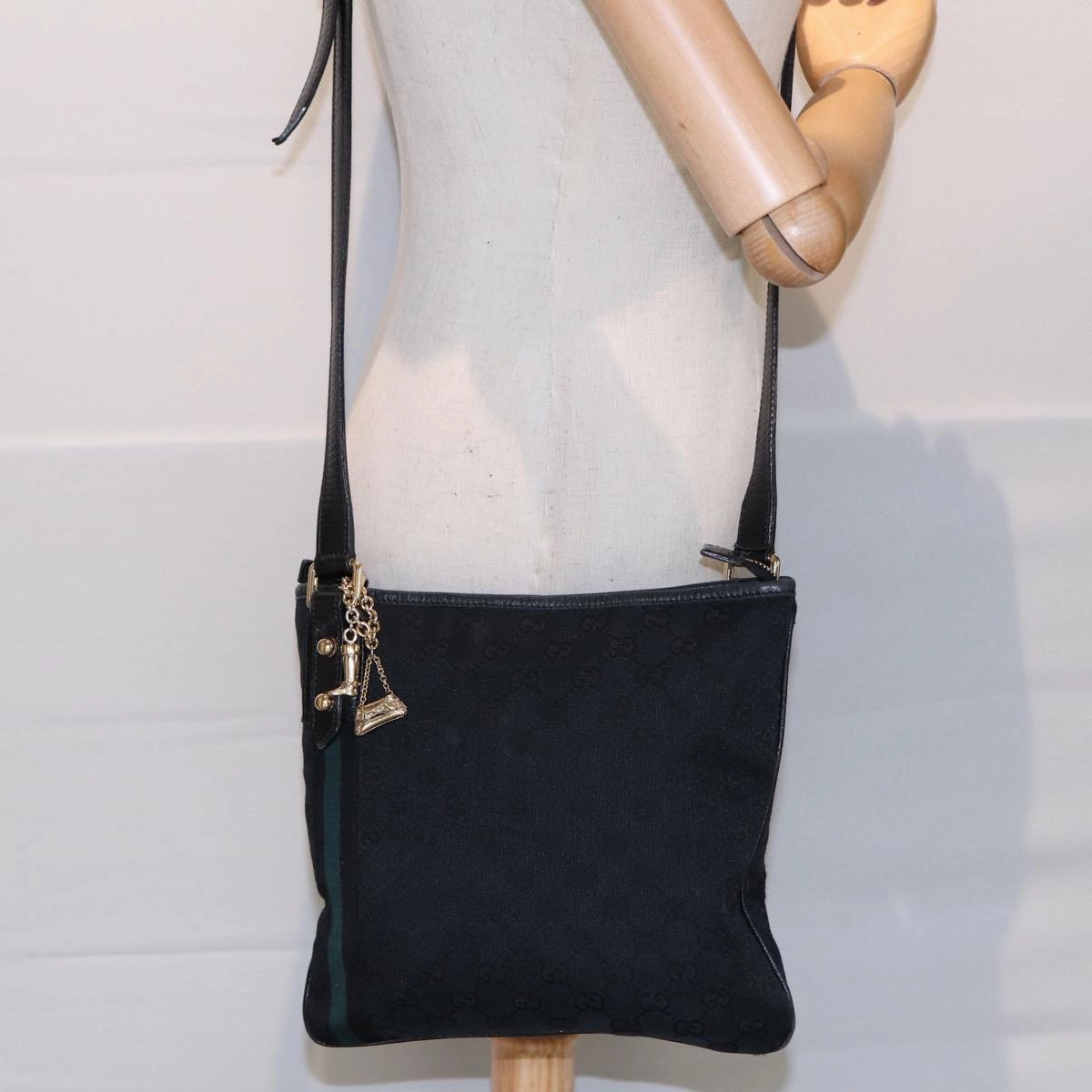 GUCCI GG Canvas Sherry Line Shoulder Bag Black Gold Green 144388  85991