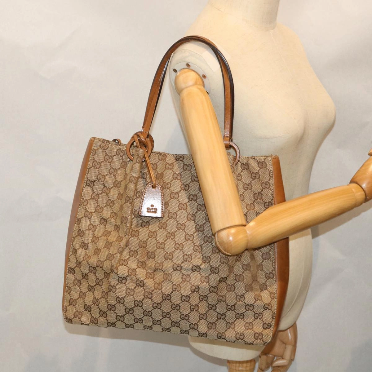 GUCCI GG Canvas Shoulder Bag Beige 101920  56682