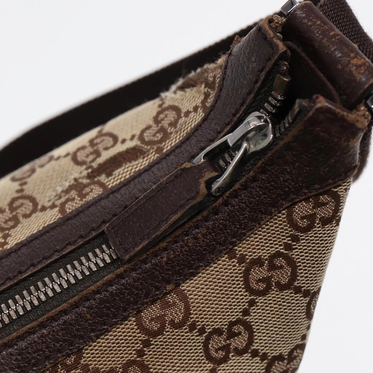 GUCCI GG Canvas Shoulder Bag Beige Brown Silver 131211  86557
