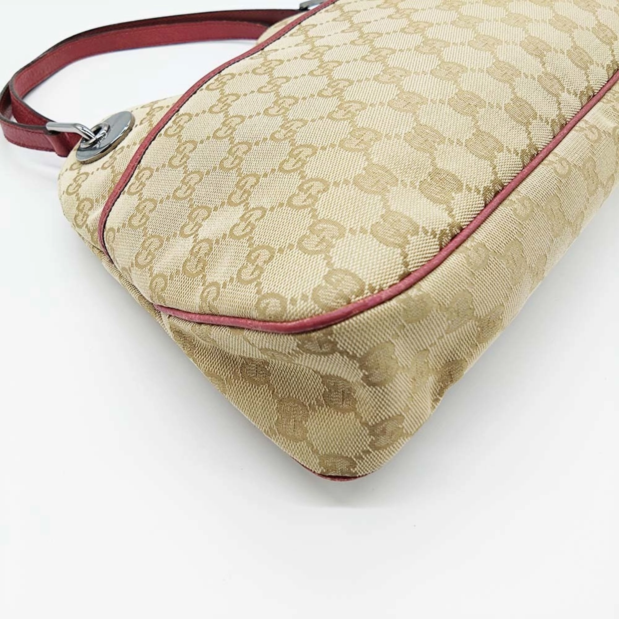 Gucci  Gg Canvas Shoulder Bag (Pre-Owned)