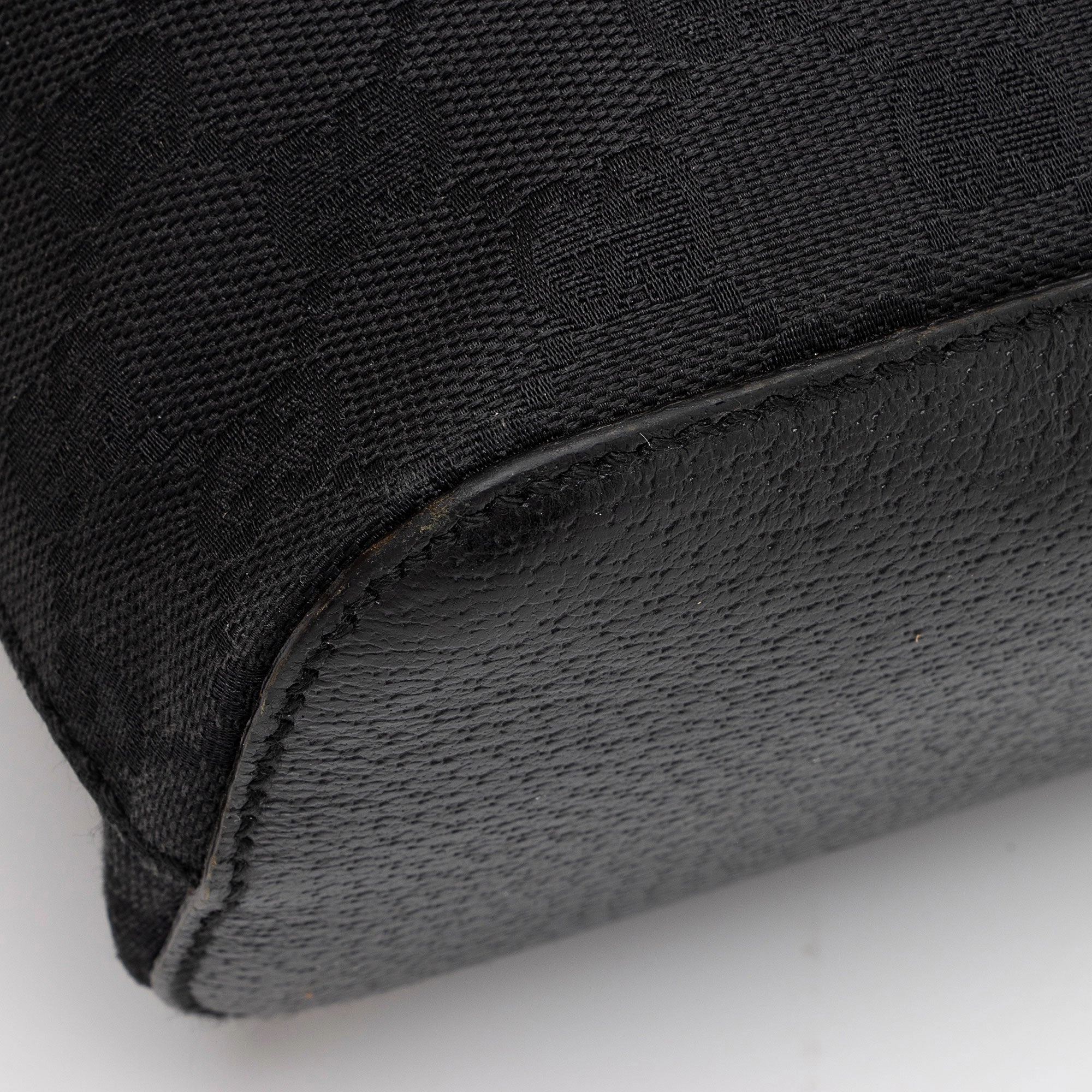 Gucci GG Canvas Small Shoulder Bag (SHF-ewDU0f)