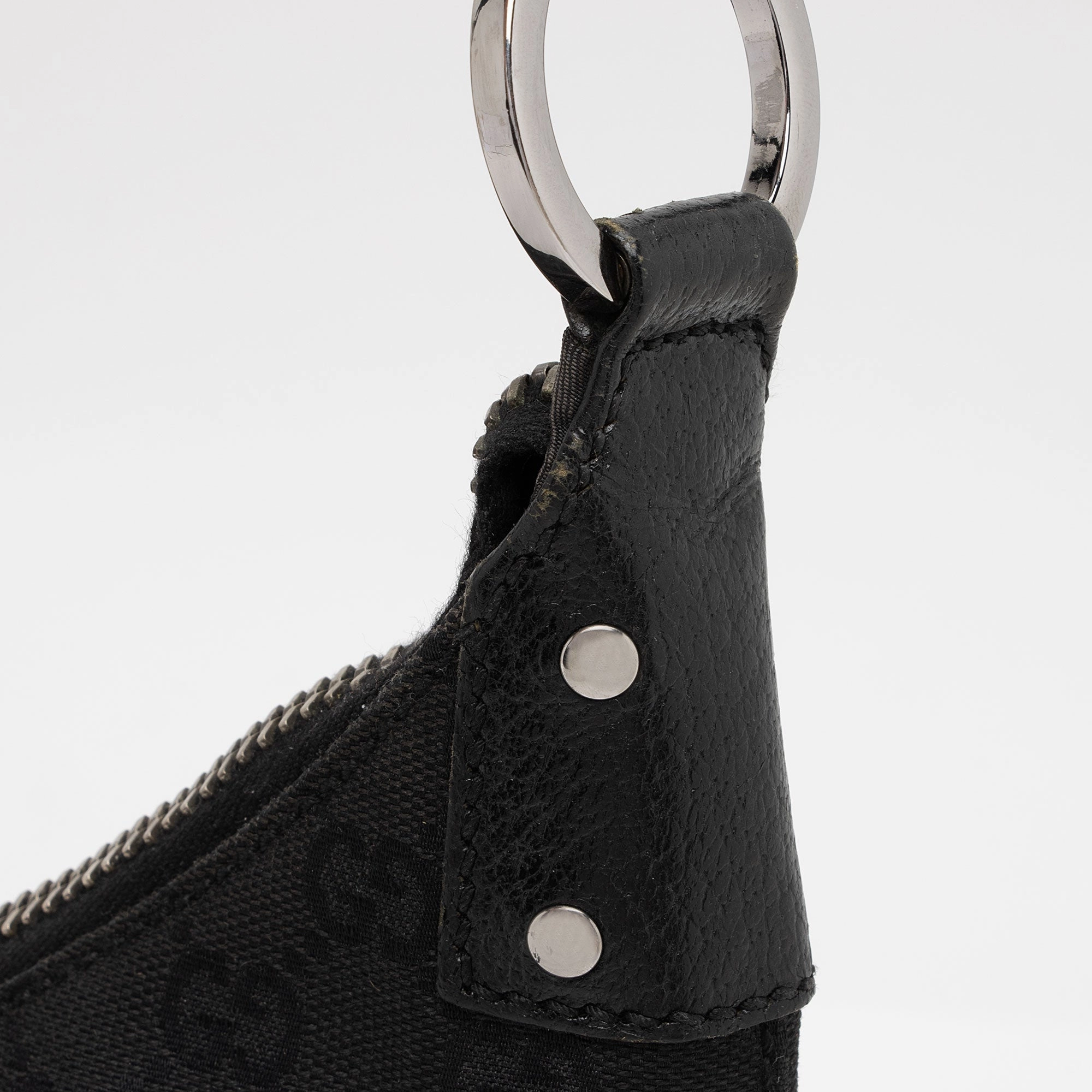 Gucci GG Canvas Small Shoulder Bag (SHF-ewDU0f)