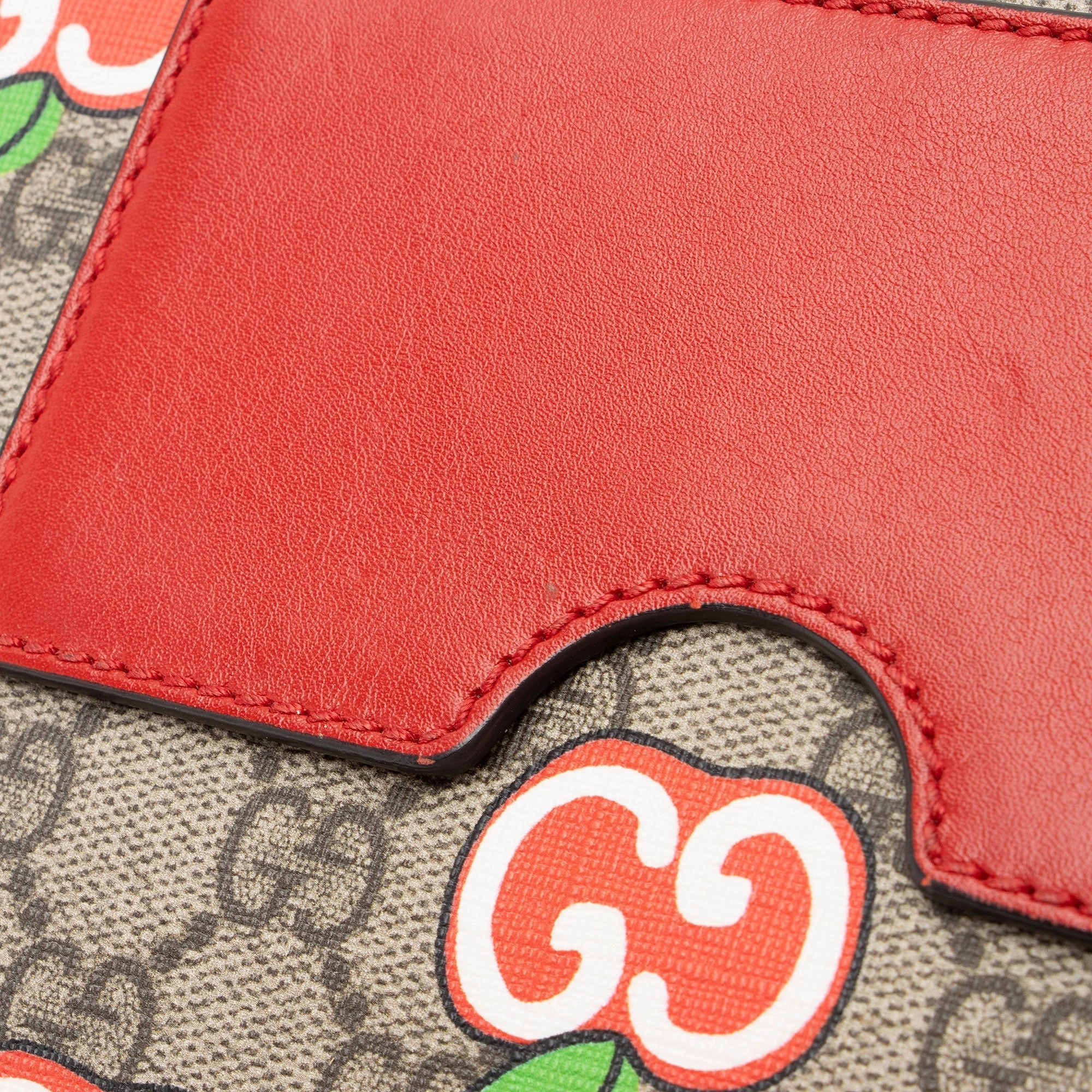 Gucci GG Supreme Apple Padlock Small Shoulder Bag (SHF-ye70dk)