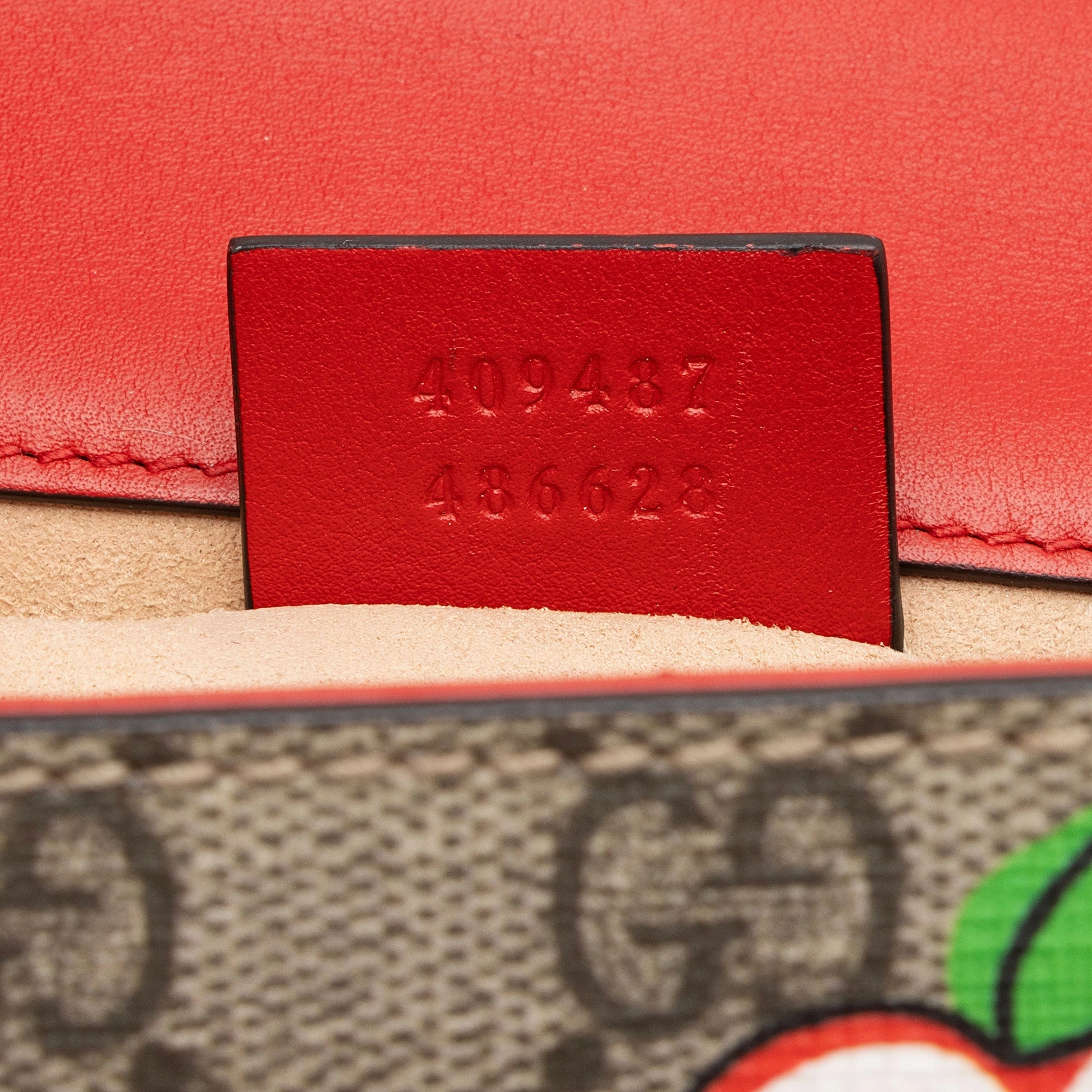 Gucci GG Supreme Apple Padlock Small Shoulder Bag (SHF-ye70dk)