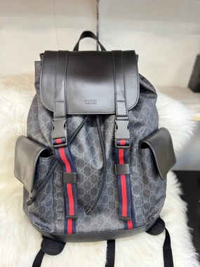 GUCCI GG Supreme Canvas Backpack - Black