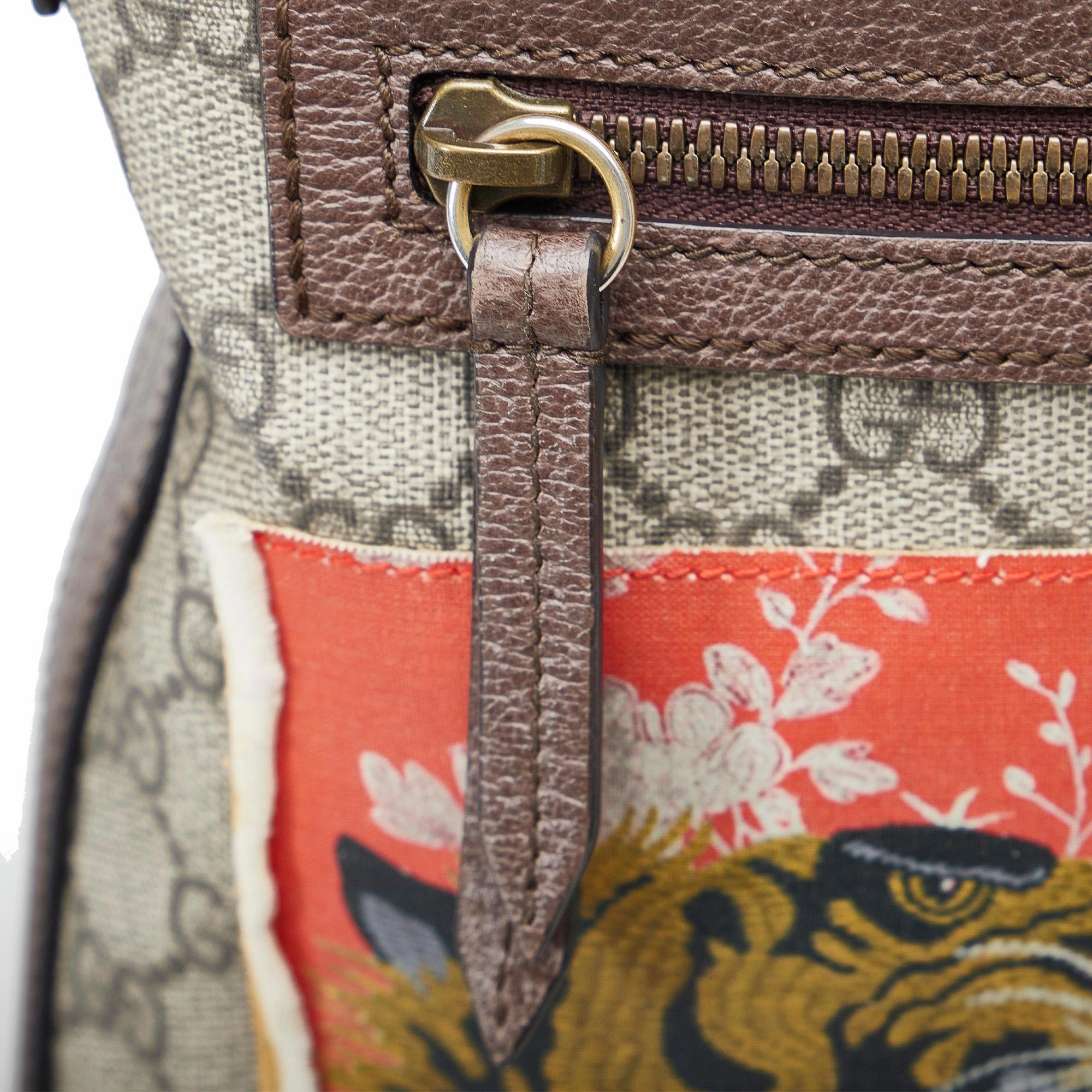 Gucci GG Supreme Courrier Crossbody Bag (SHG-NgCfeH)