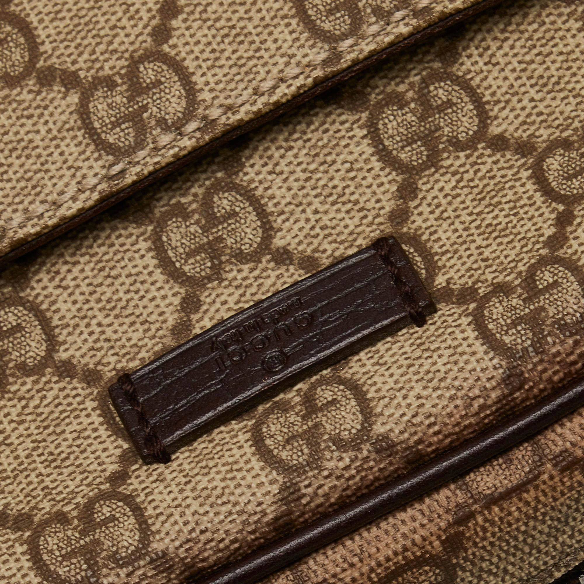 Gucci GG Supreme Crossbody Bag (SHG-lvoFNv)