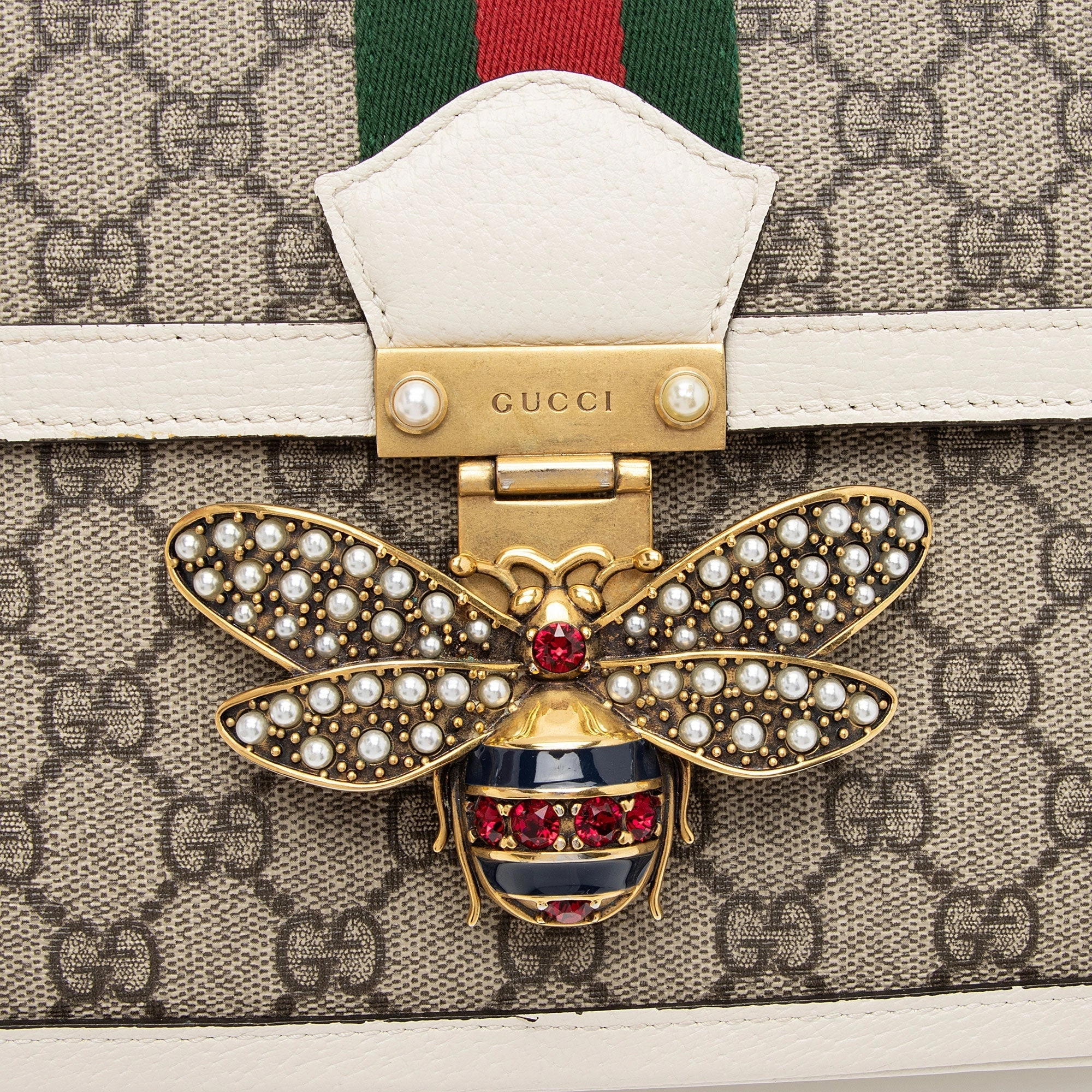 Gucci GG Supreme Queen Margaret Medium Shoulder Bag (SHF-ru59Pg)