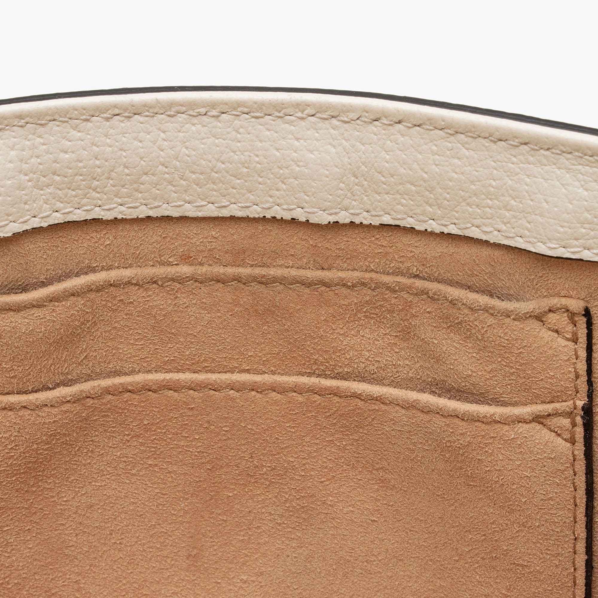 Gucci GG Supreme Queen Margaret Medium Shoulder Bag (SHF-ru59Pg)