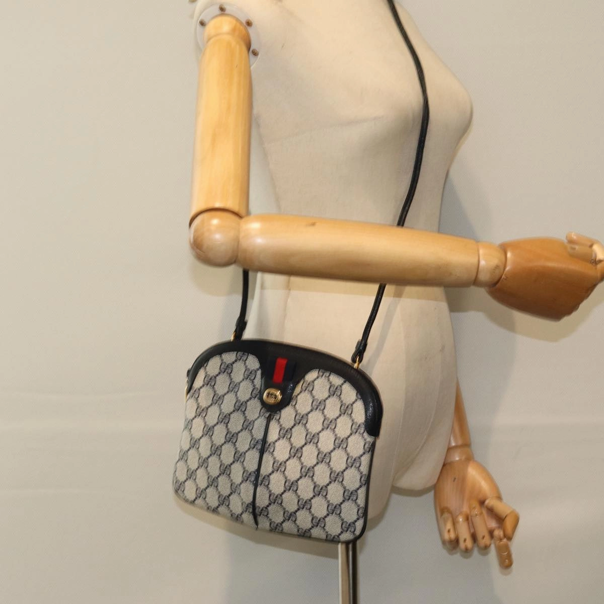 GUCCI GG Supreme Shoulder Bag PVC Leather Navy 904 02 047  80808