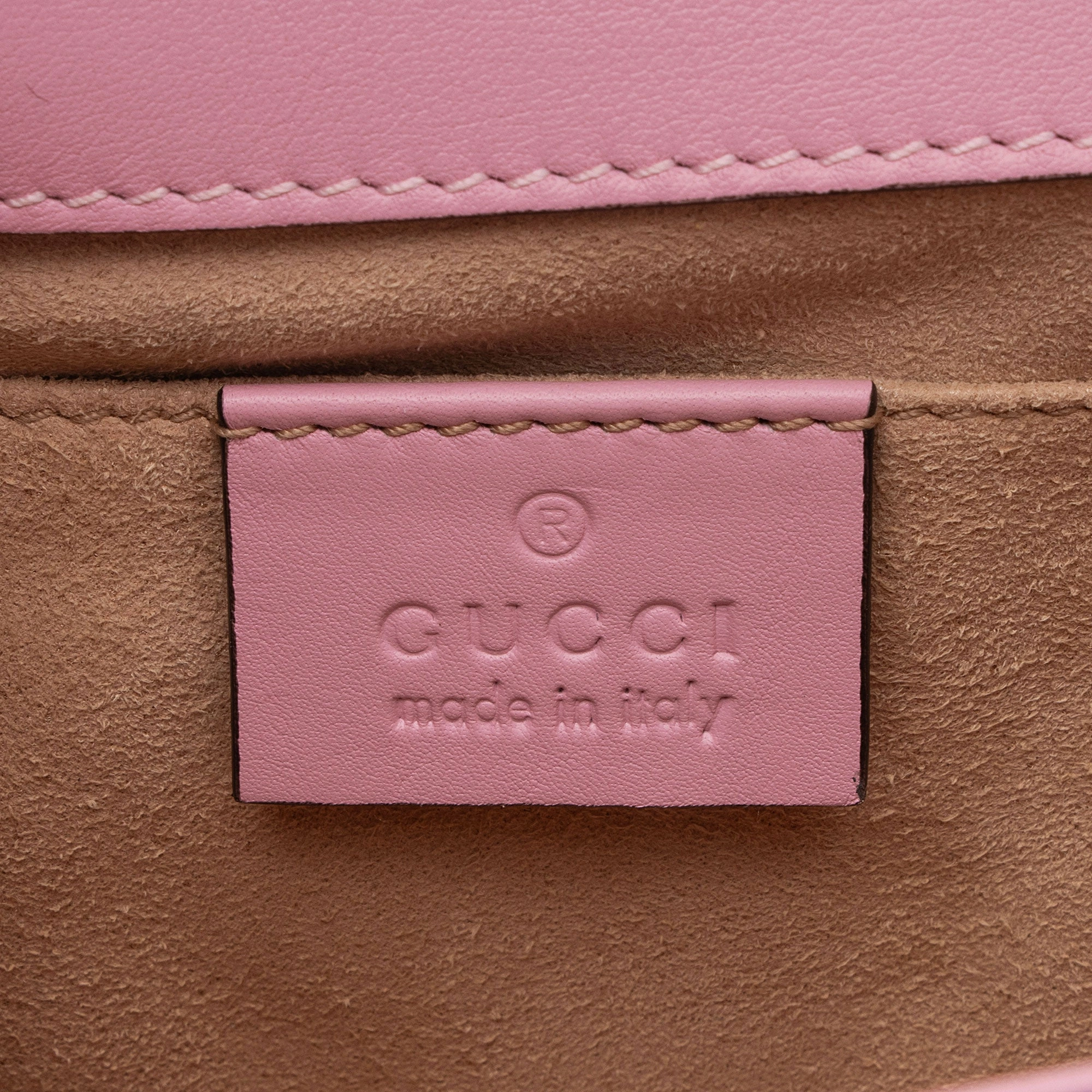 Gucci GG Supreme Strawberry Padlock Small Shoulder Bag (SHF-uX0Syw)
