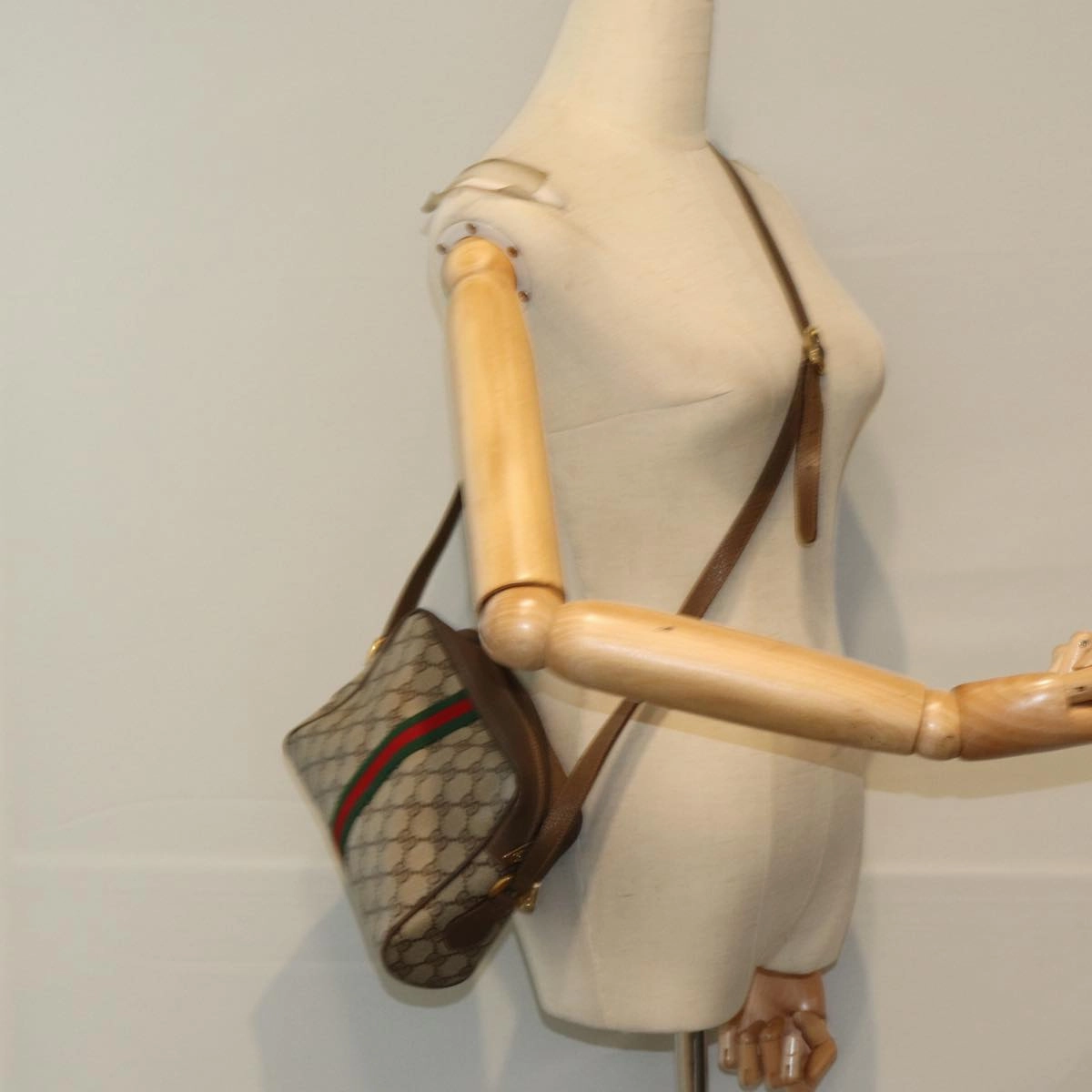 GUCCI GG Supreme Web Sherry Line Shoulder Bag PVC Beige 63 02 004  83661