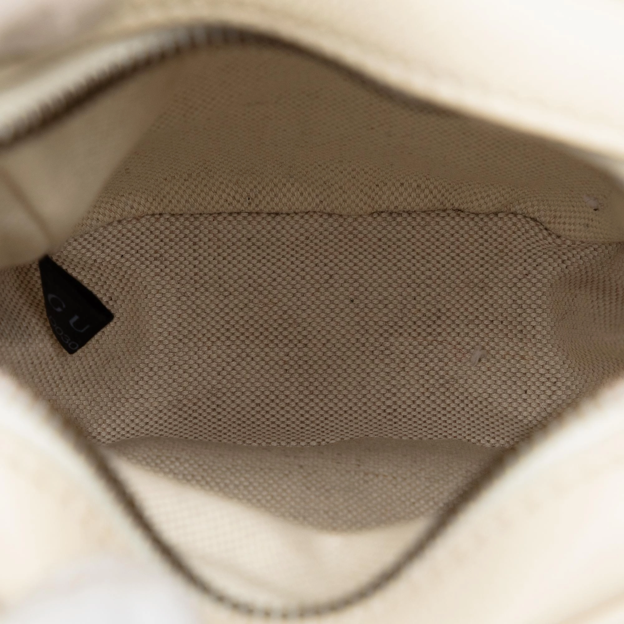 Gucci Gucci Logo Crossbody (SHG-nQtOUc)