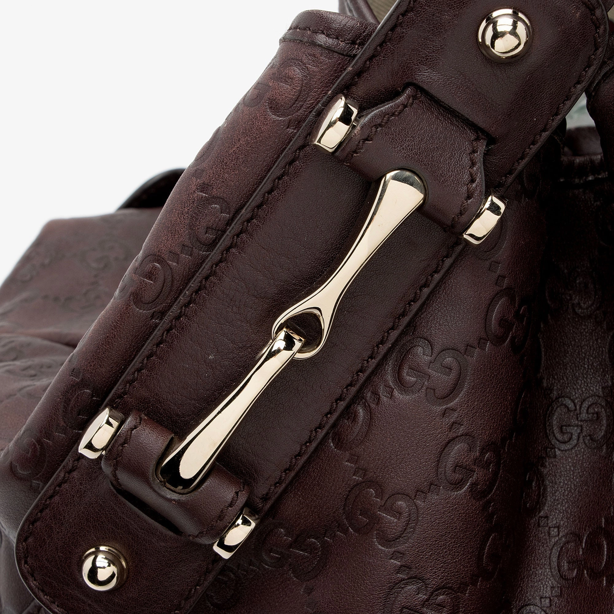 Gucci Guccissima Leather Pelham Medium Shoulder Bag (SHF-nM9nOS)