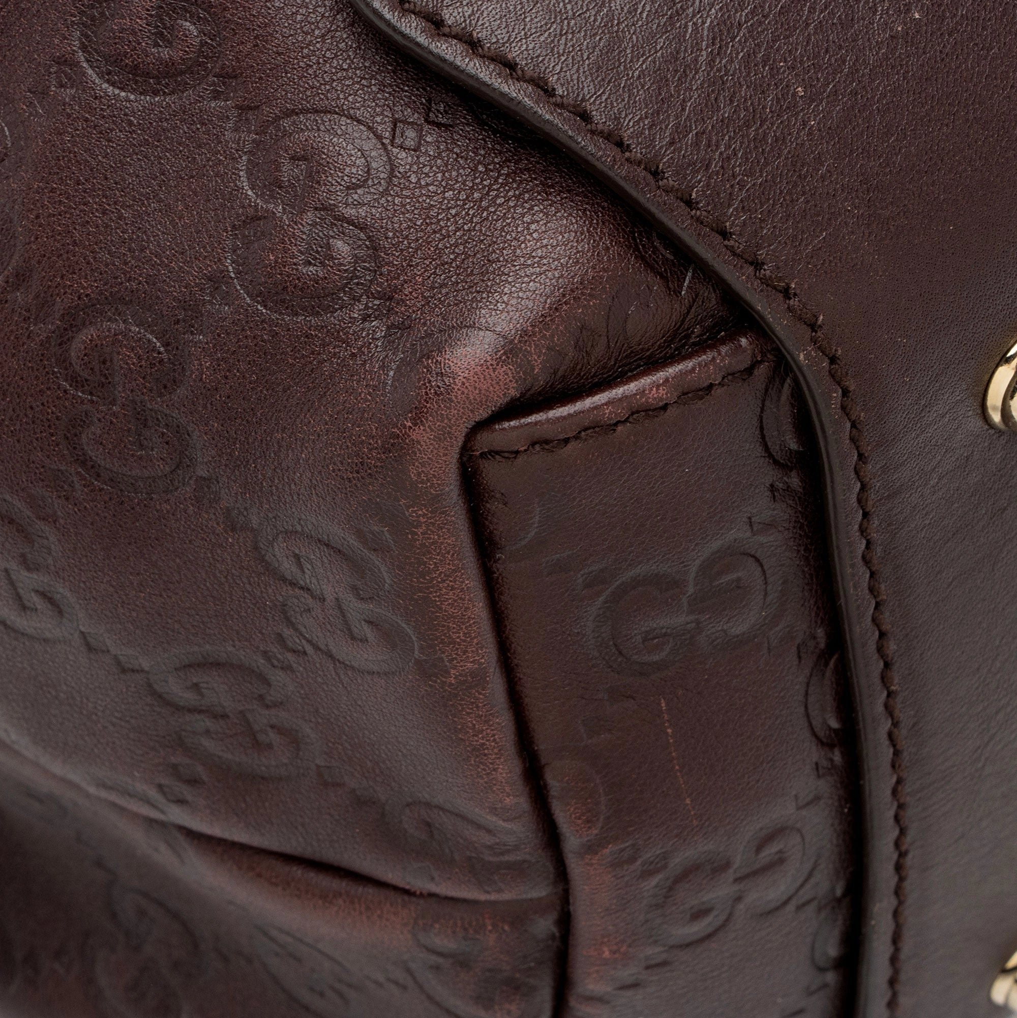 Gucci Guccissima Leather Pelham Medium Shoulder Bag (SHF-nM9nOS)