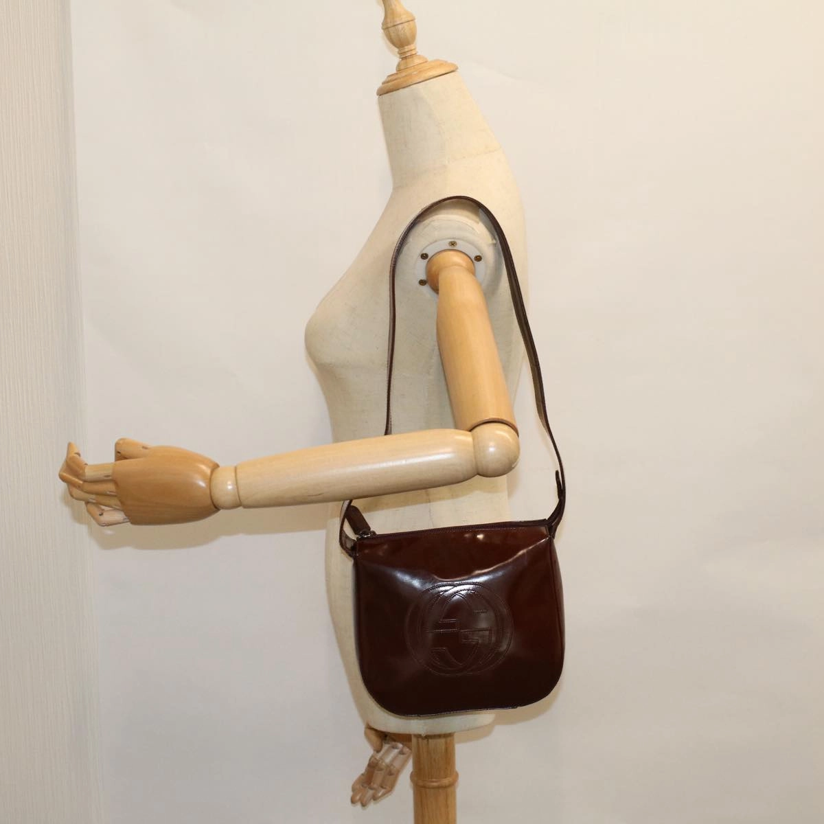 GUCCI Interlocking Shoulder Bag Patent leather Brown  57203
