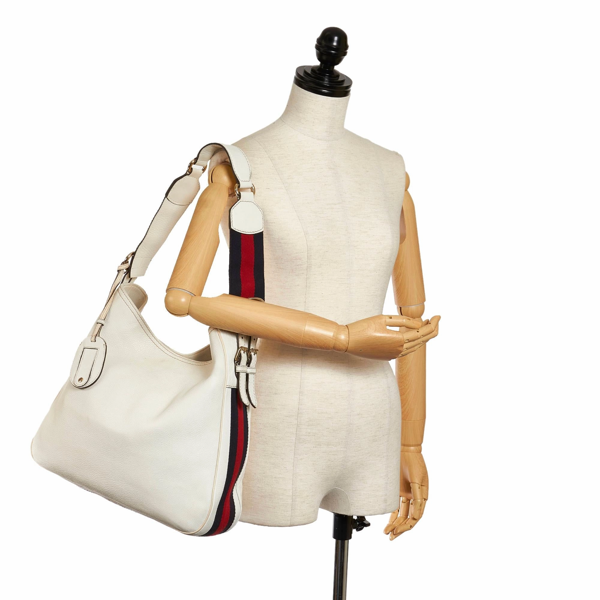 Gucci Leather Heritage Shoulder Bag (SHG-33271)