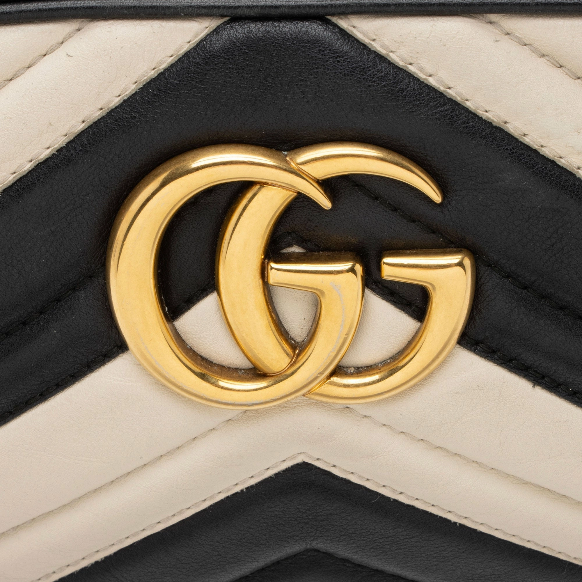 Gucci Matelasse Leather GG Marmont Small Shoulder Bag (SHF-cKg6iD)