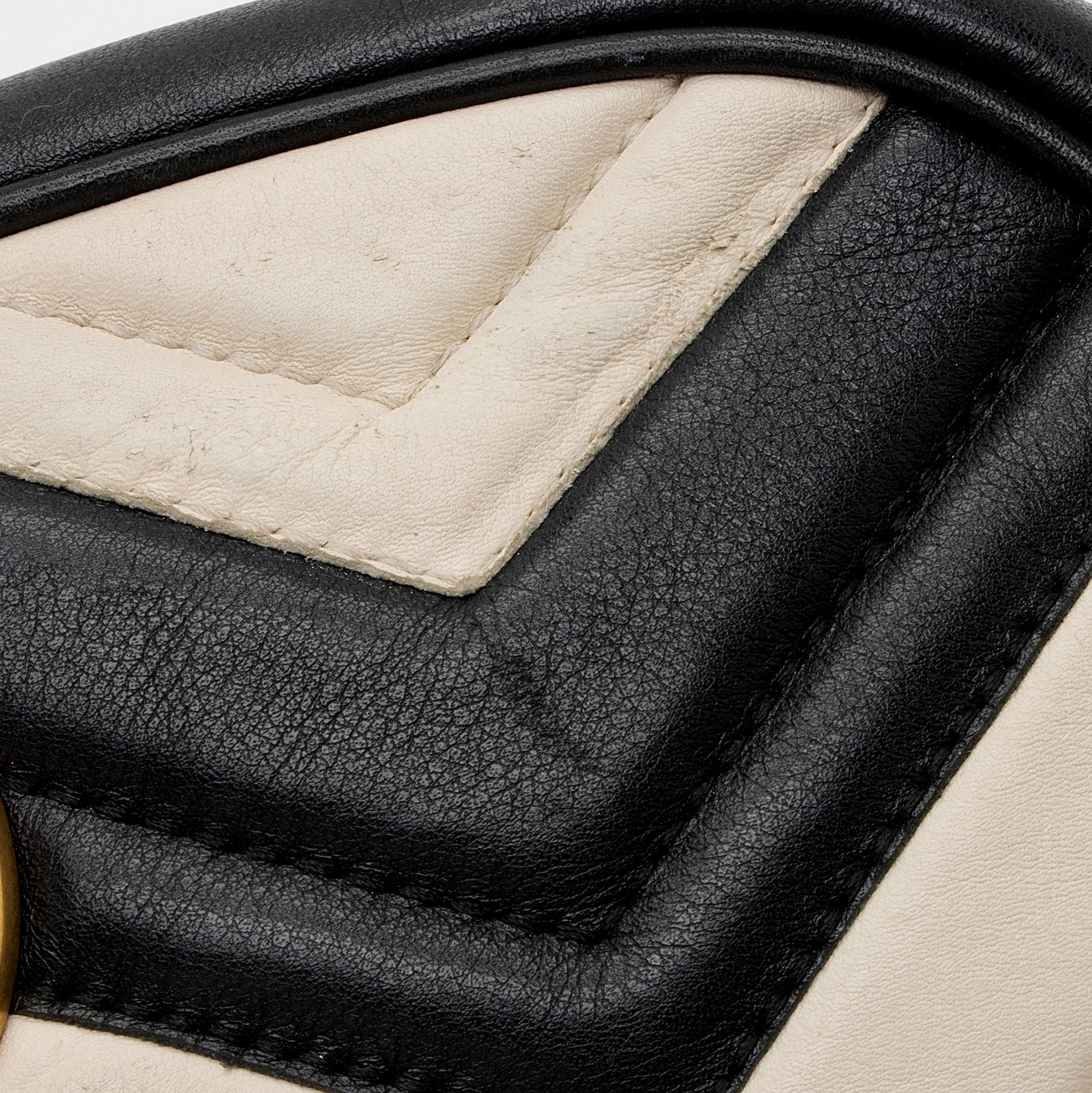 Gucci Matelasse Leather GG Marmont Small Shoulder Bag (SHF-cKg6iD)