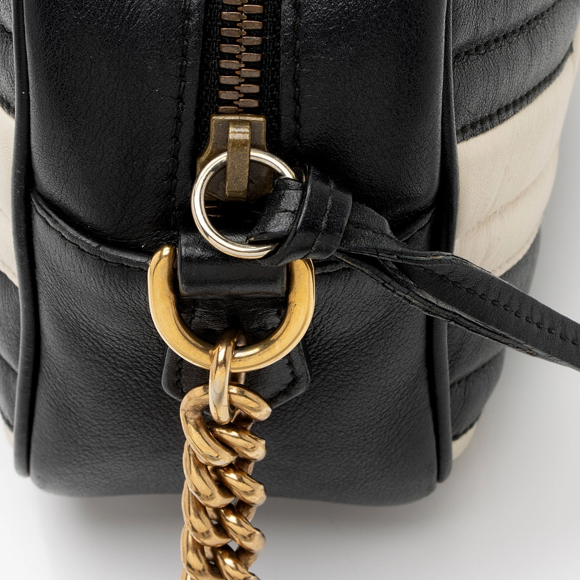 Gucci Matelasse Leather GG Marmont Small Shoulder Bag (SHF-cKg6iD)