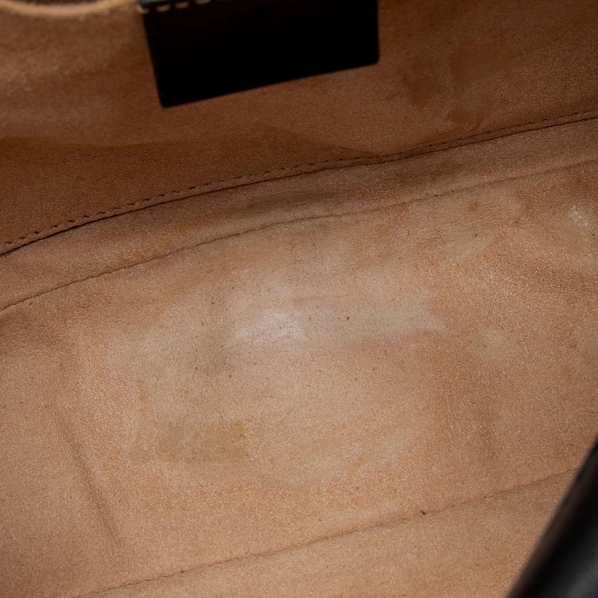 Gucci Matelasse Leather GG Marmont Small Shoulder Bag (SHF-FVS5c3)