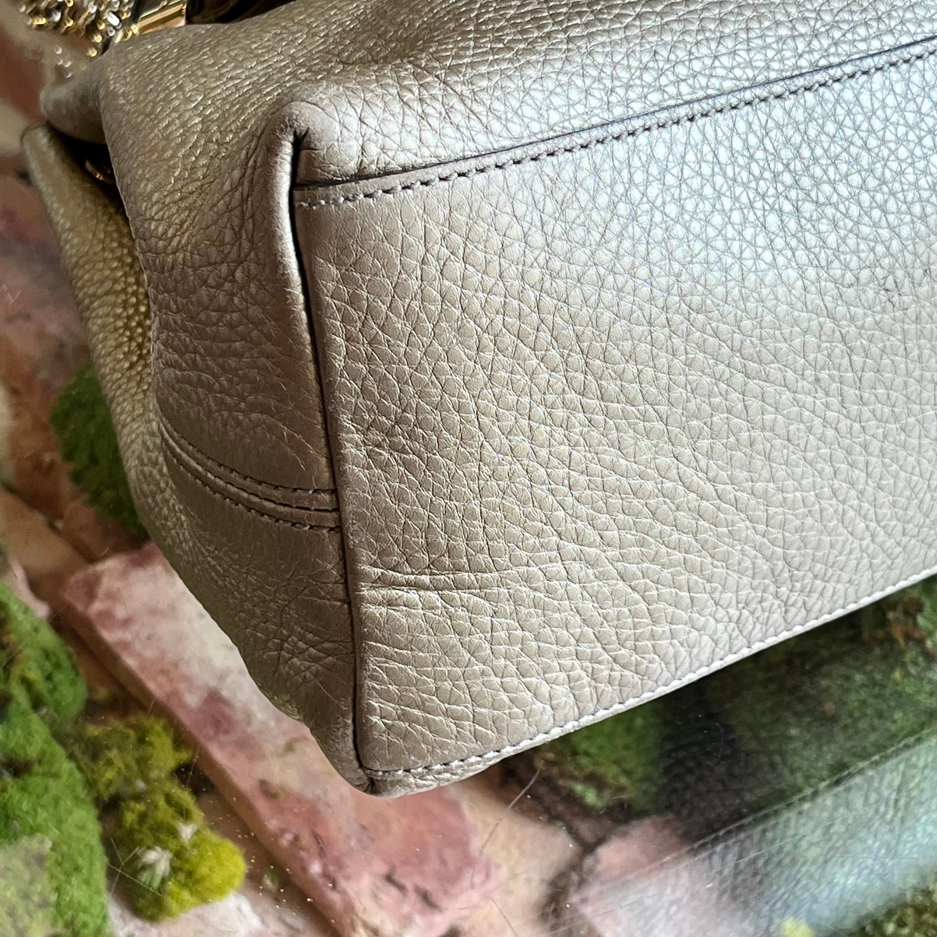 GUCCI Medium Soho Chain Metallic Pebbled Shoulder Bag