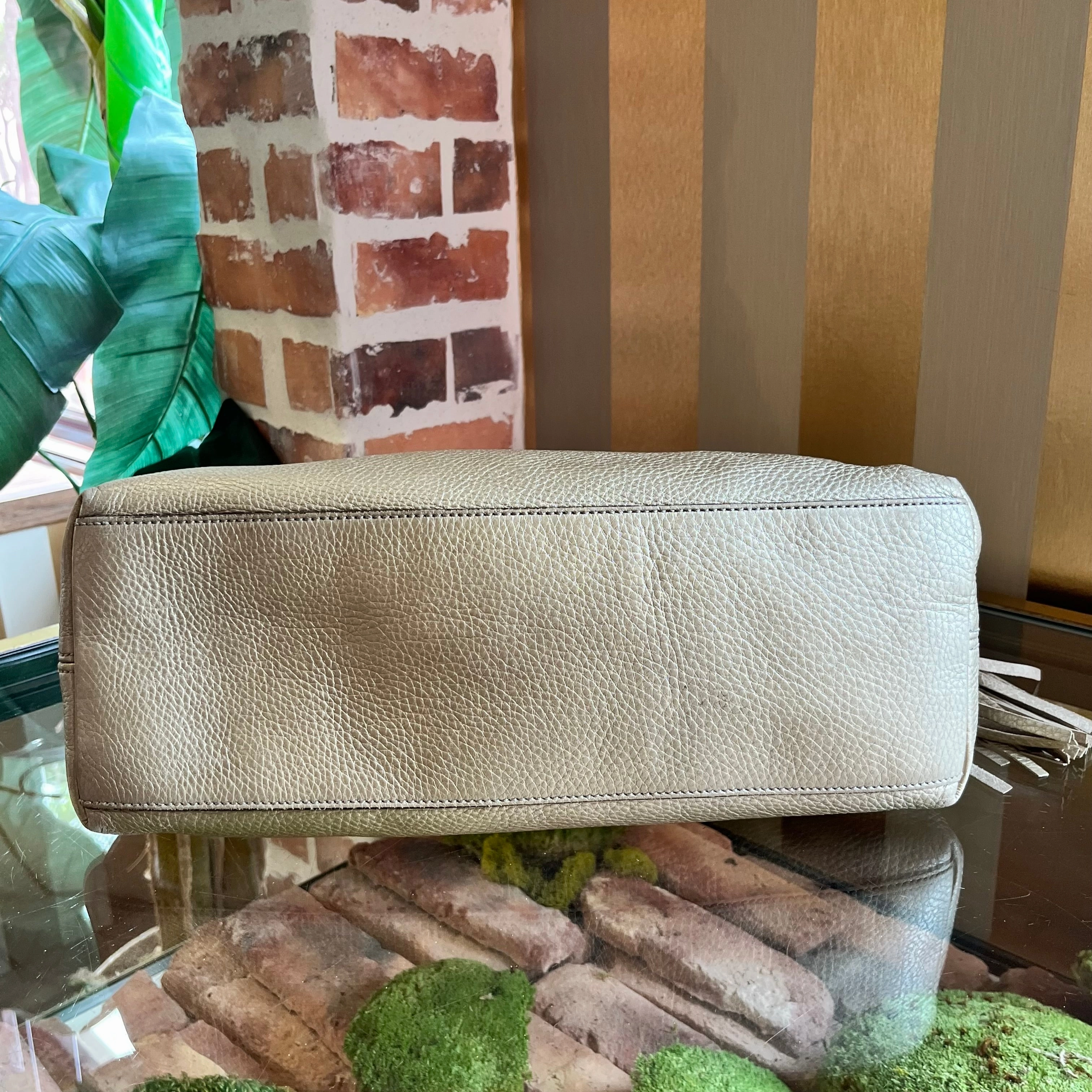 GUCCI Medium Soho Chain Metallic Pebbled Shoulder Bag