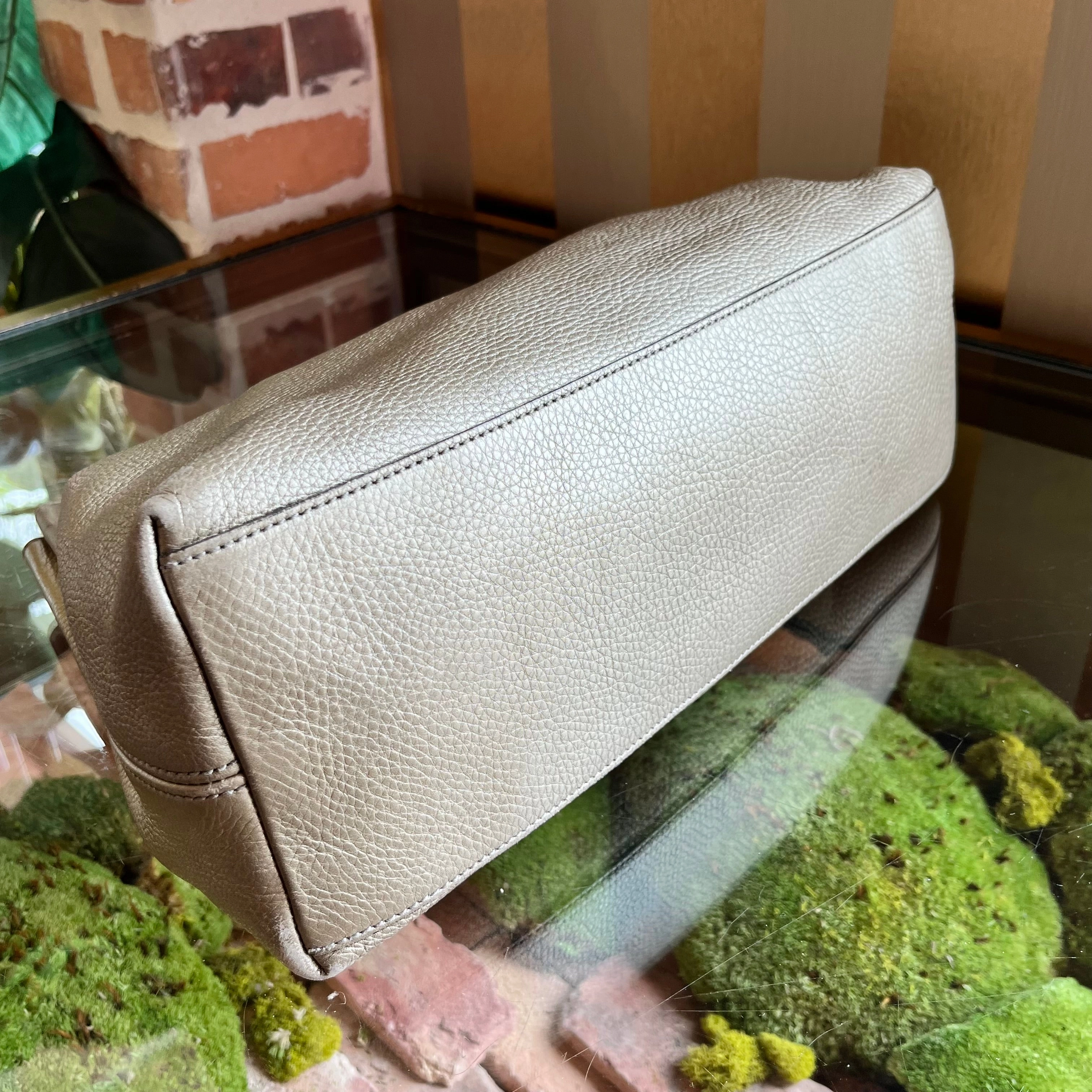 GUCCI Medium Soho Chain Metallic Pebbled Shoulder Bag