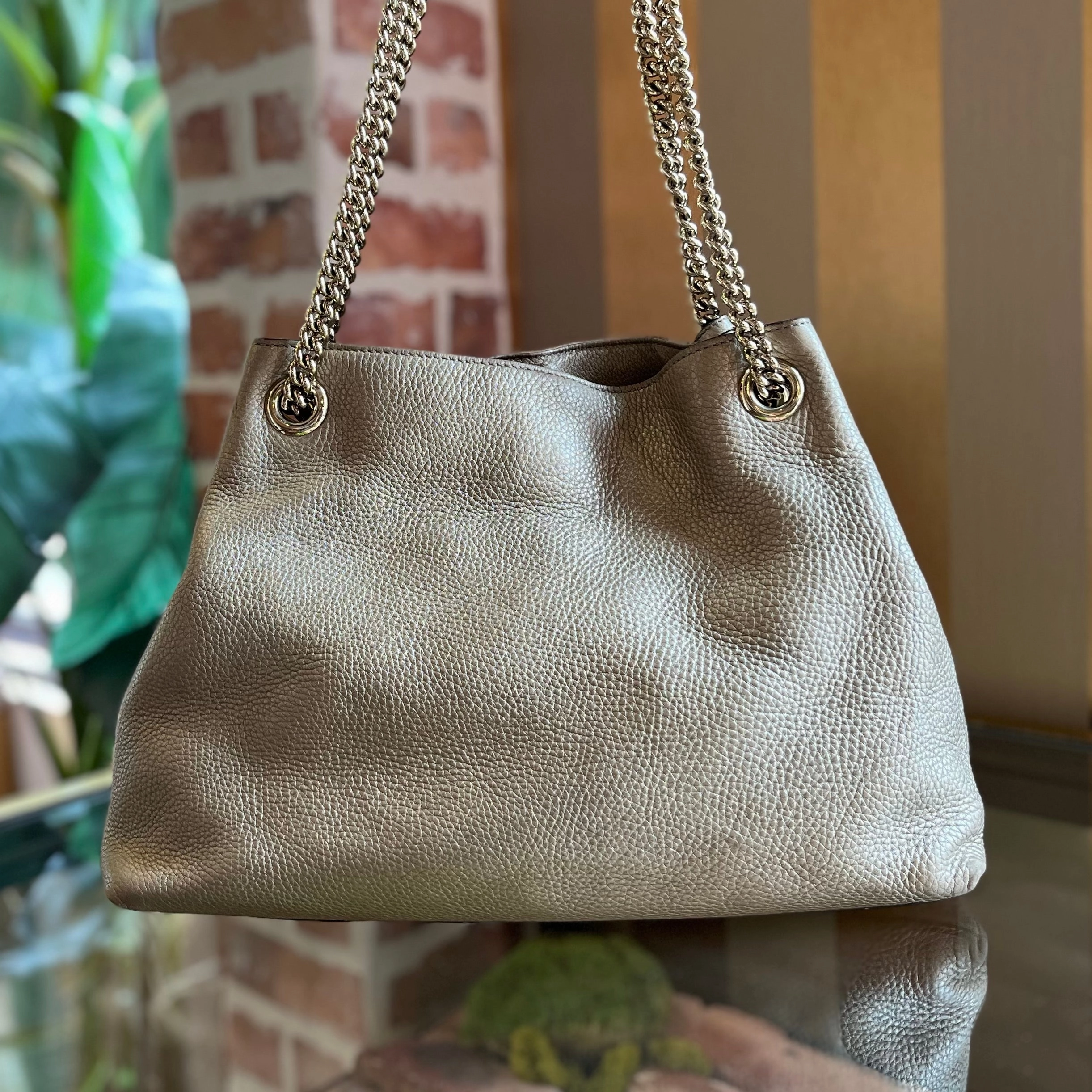 GUCCI Medium Soho Chain Metallic Pebbled Shoulder Bag